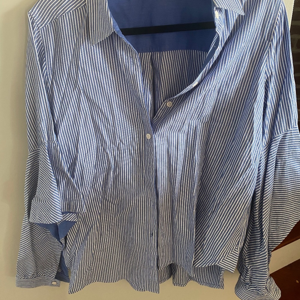 UNIQUE butterfly sleeve striped blouse